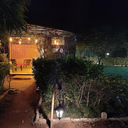 Pench Tiger Trails Resort Khawasa Bagian luar foto
