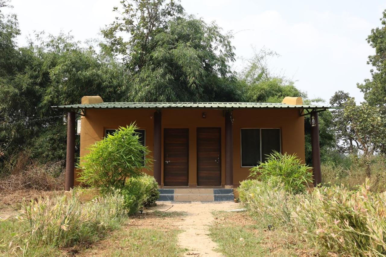 Pench Tiger Trails Resort Khawasa Bagian luar foto